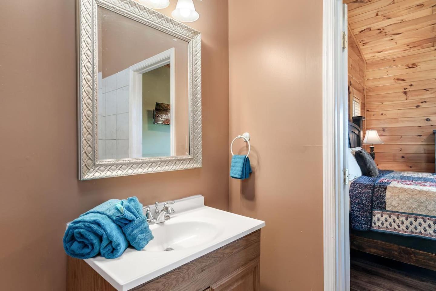 Top Mtn Views, Hottub, Games, 4 Suites, Pets Sevierville Eksteriør billede